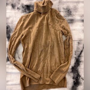 Gap Women’s Camel 100% Merino Wool turtleneck